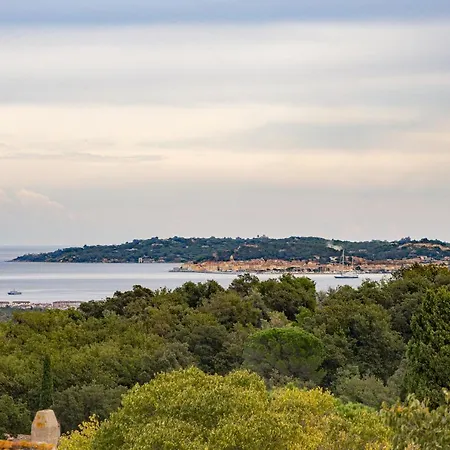 Bed and Breakfast La Maison Du 3*