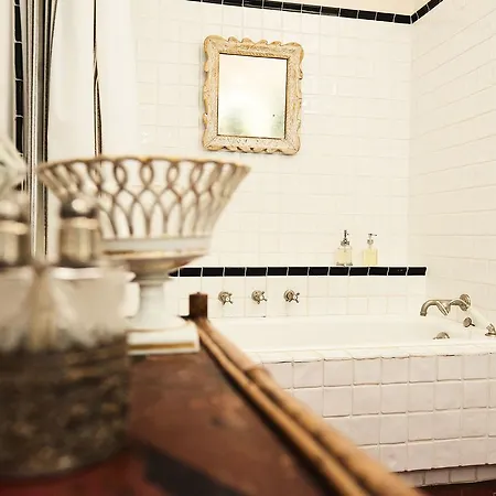 Bed & Breakfast La Maison Du *