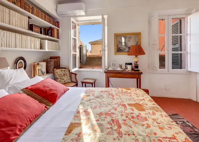 La Maison Du Bed & Breakfast