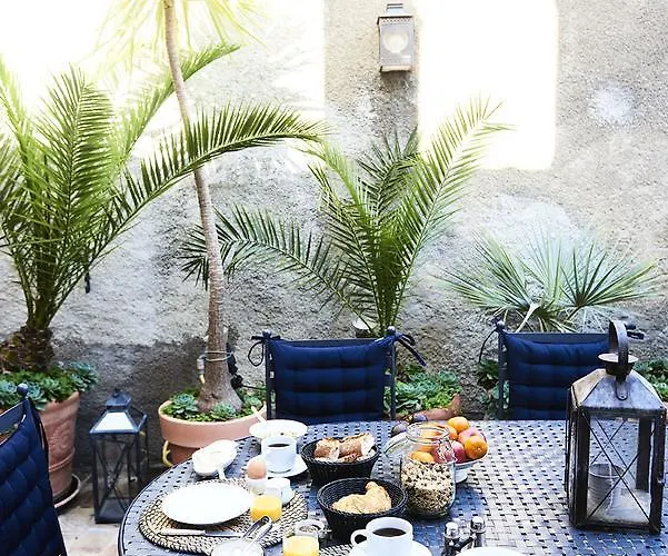 La Maison Du Bed & Breakfast